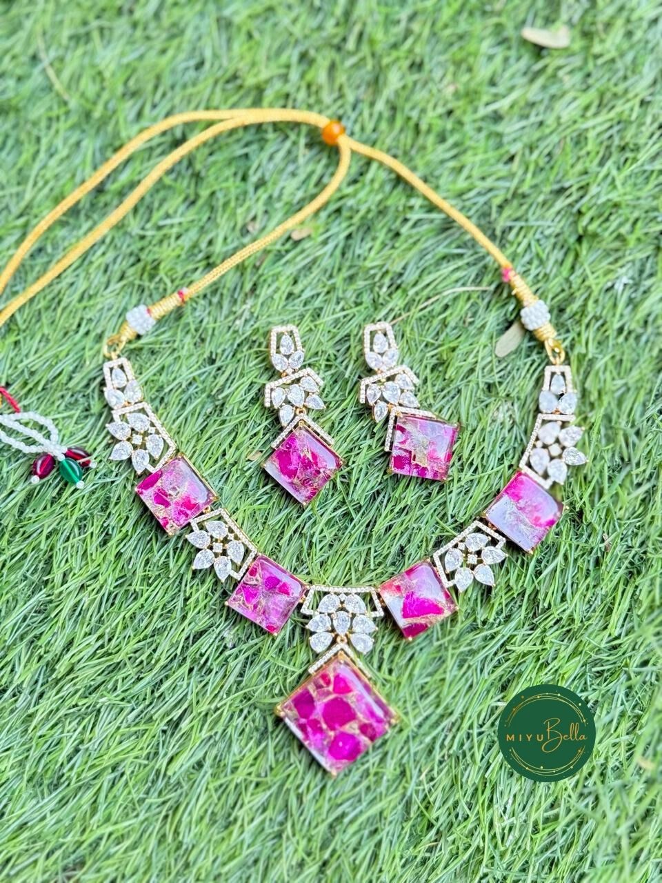 Devanshi – Copper Doublet, American Diamonds and Cubic Zirconia Set