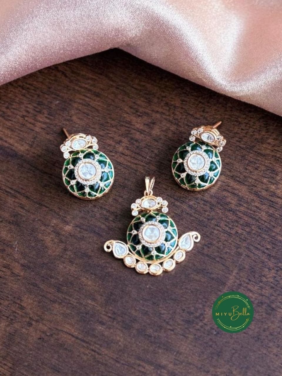 Kripa - Kundan Moissanite Pendant Set