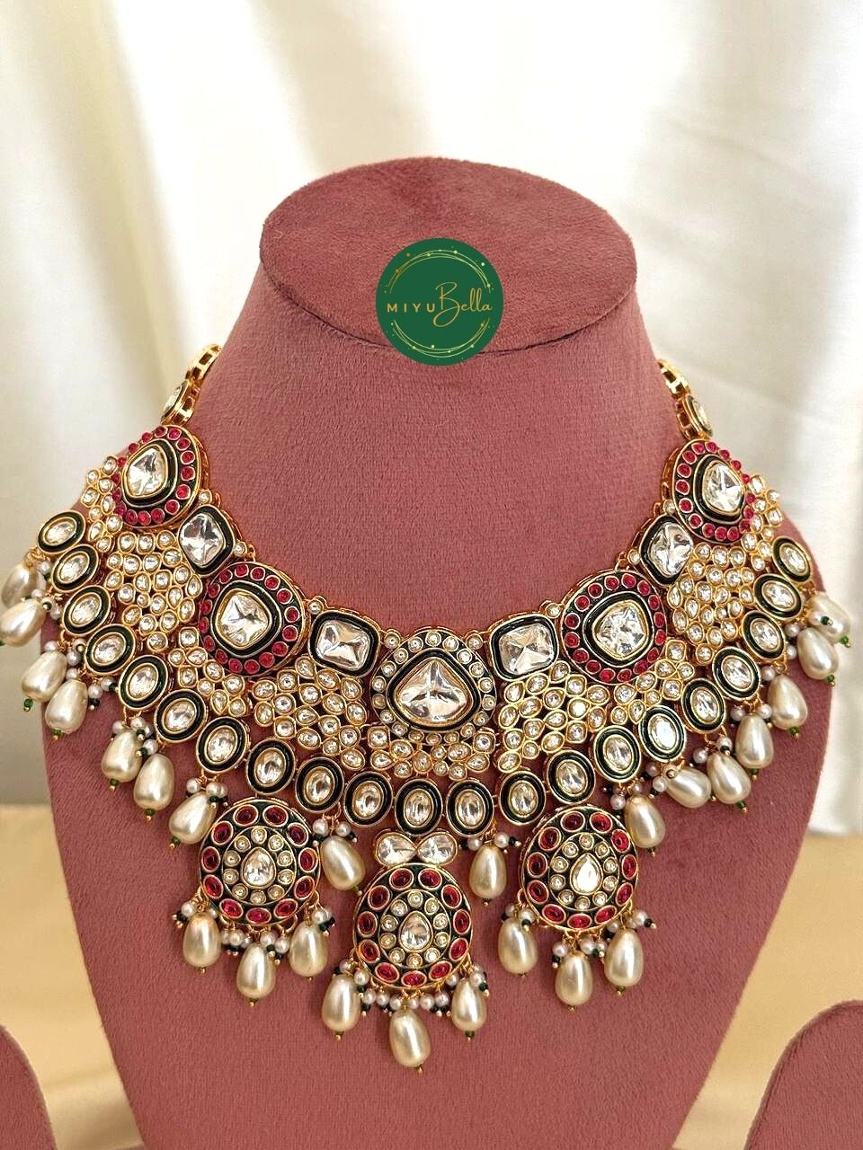 Vaidahi: Pachi Kundan and Meenakari Set