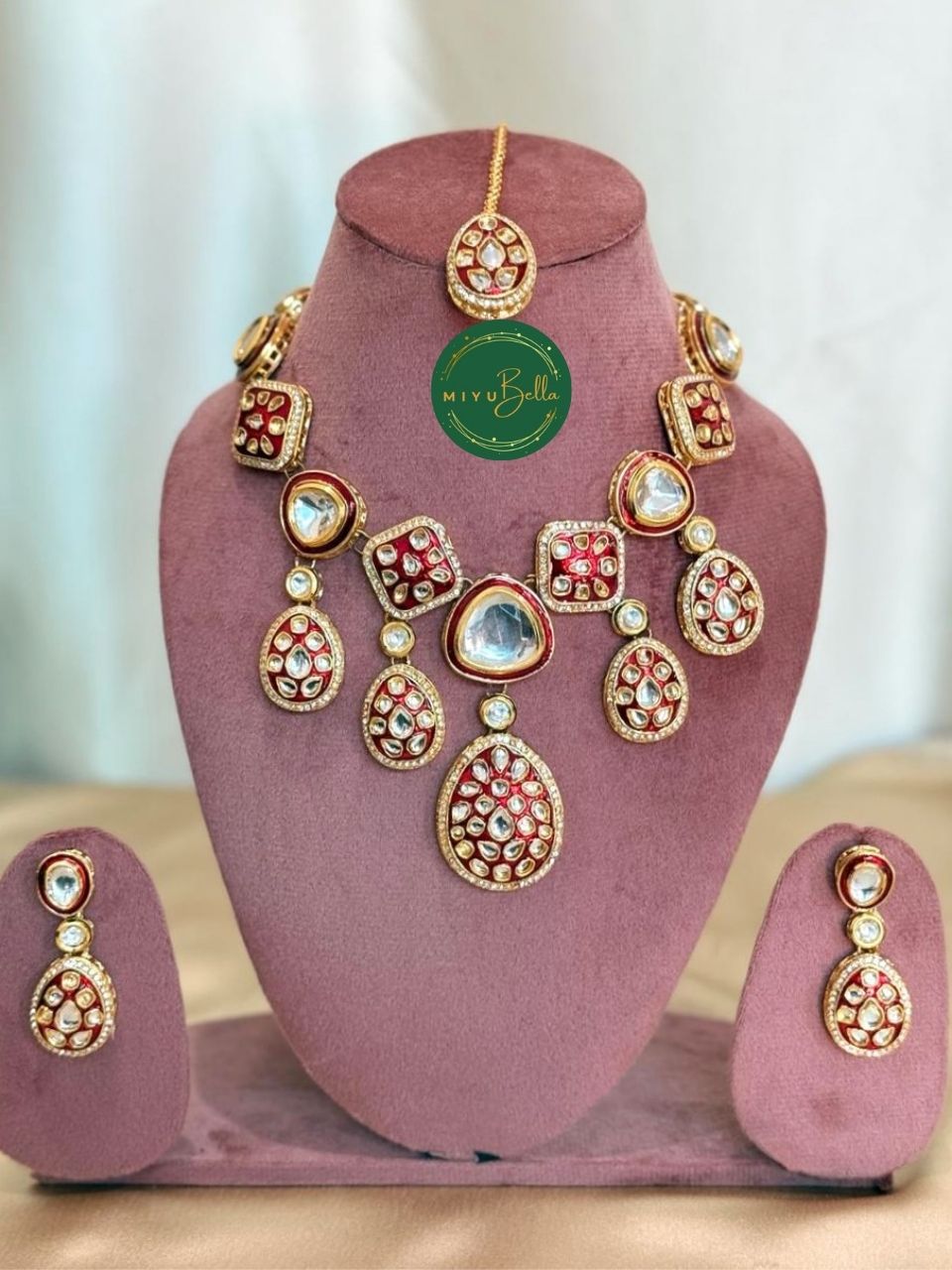 Vaidahi: Pachi Kundan and Meenakari Jewellery Set