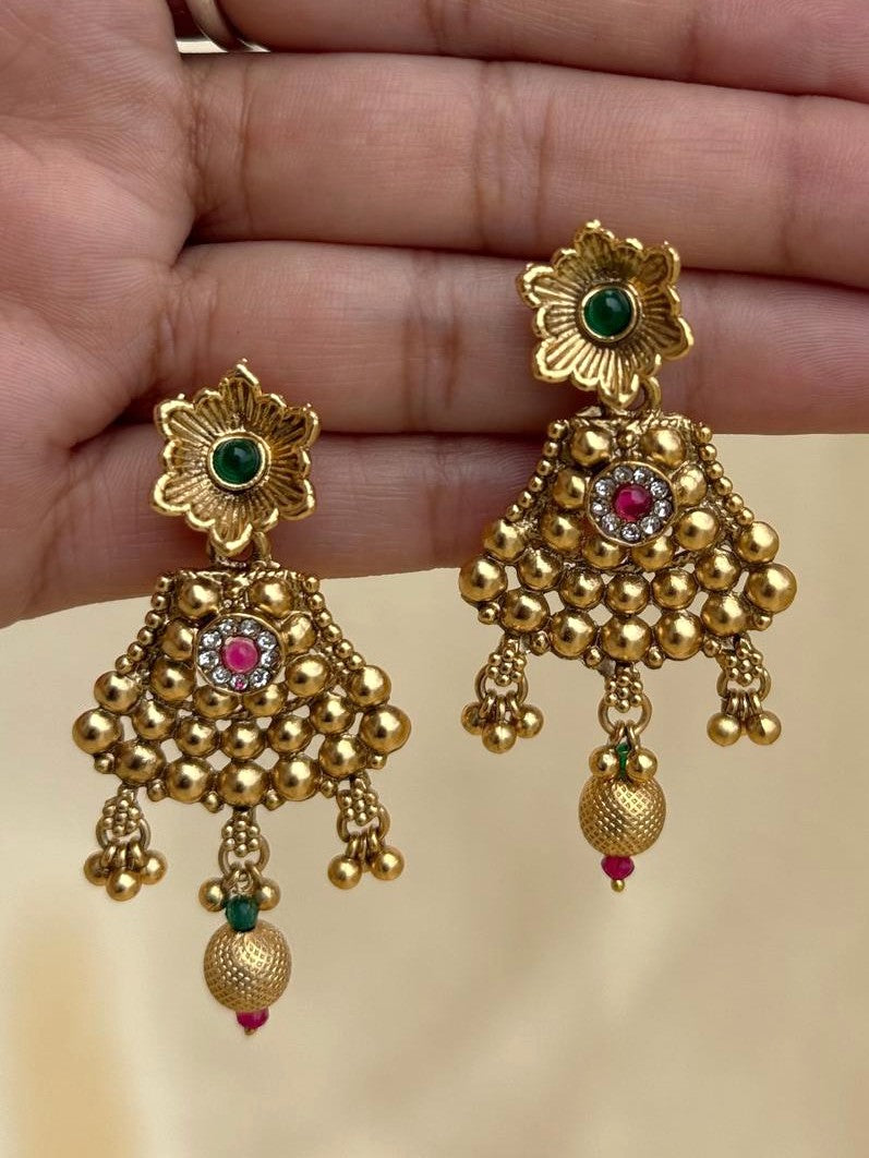 Meera - Elegant Pearl, Kemp and Stone Jewelry Set