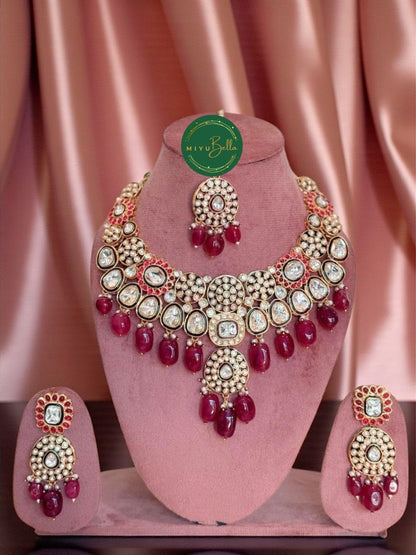Vaidahi: Stunning Pachi Kundan and Meenakari Jewellery Set