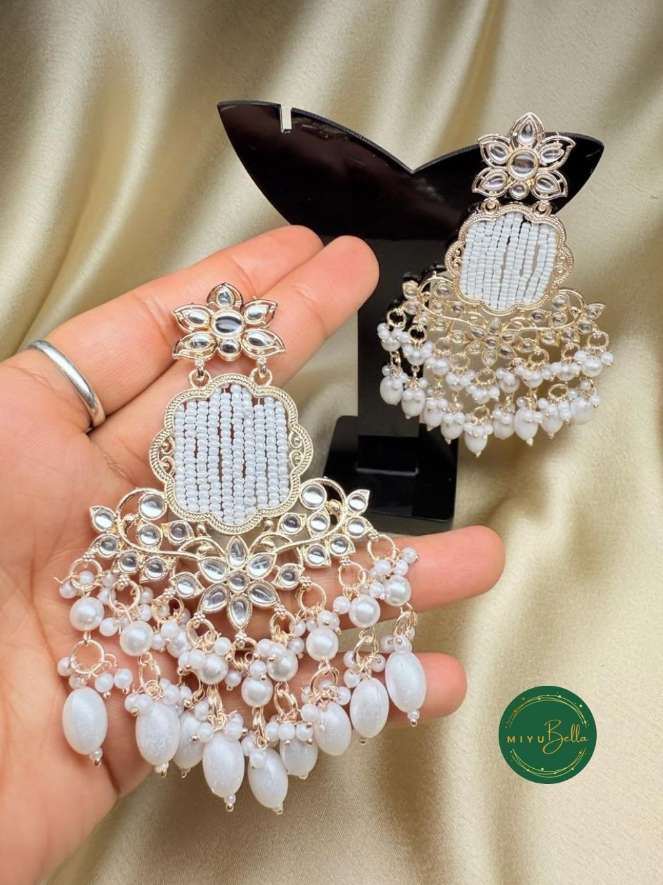 Amina – Kundan Elegance in Antique Gold