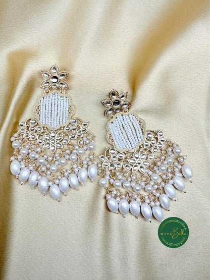 Amina – Kundan Elegance in Antique Gold