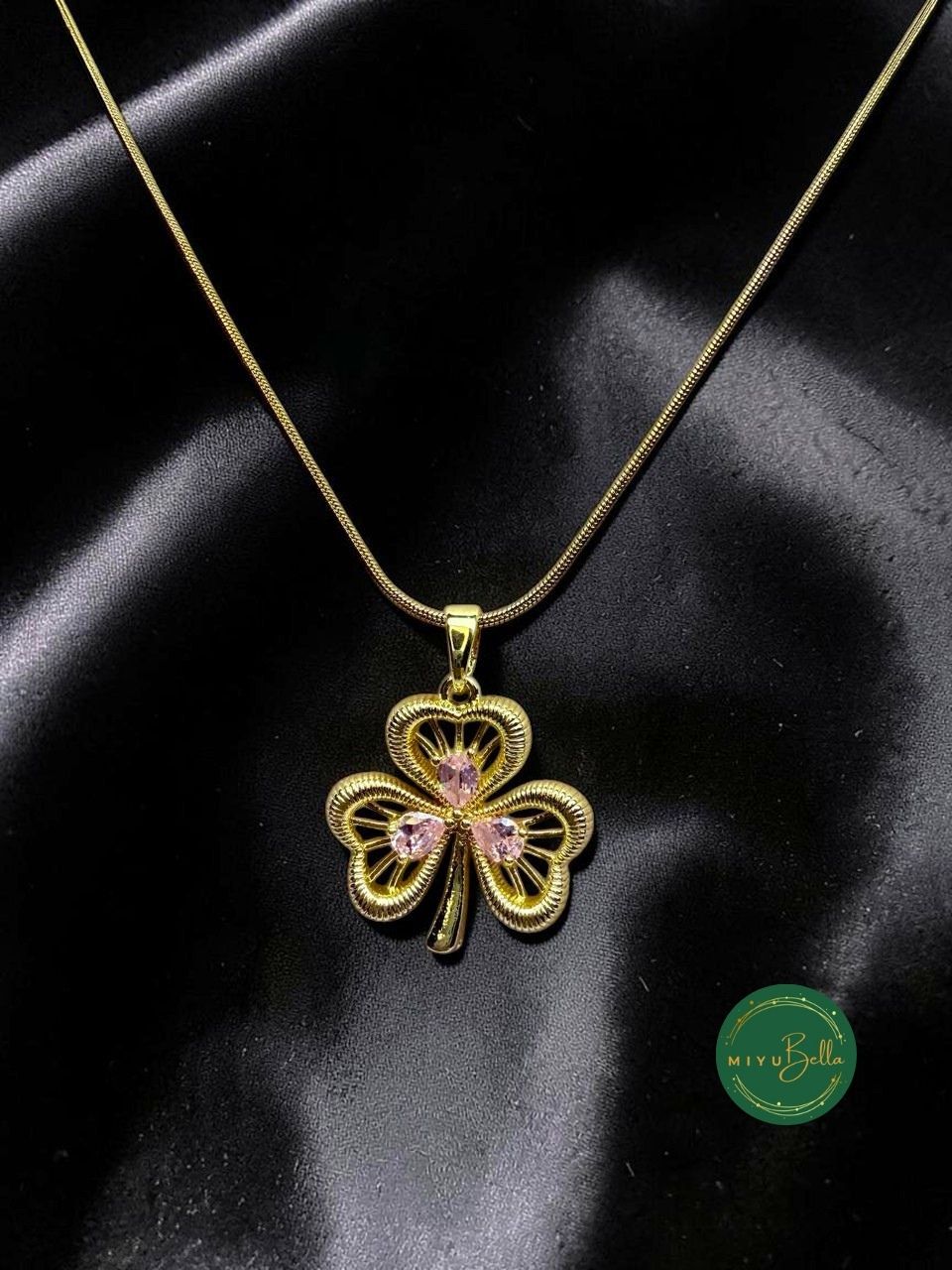 Aster - Blush Clover Pendant Necklace