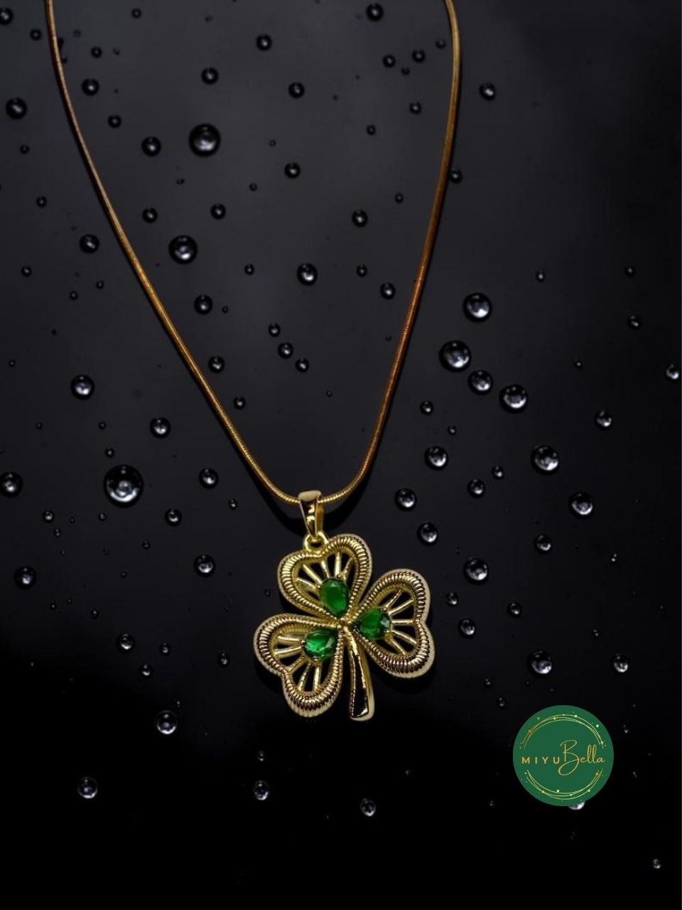 Aster - Emerald Clover Pendant Necklace