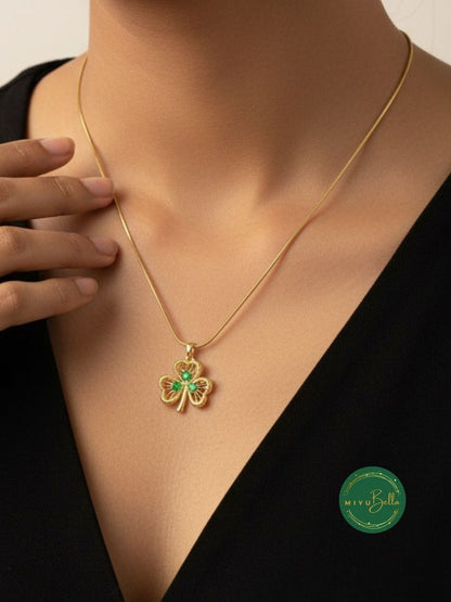 Aster - Emerald Clover Pendant Necklace