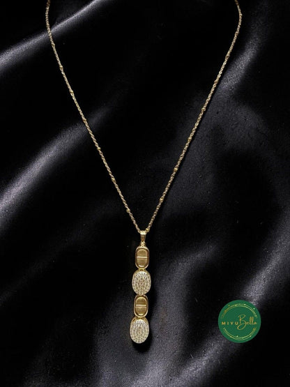 Aster - Oval Link Pendant