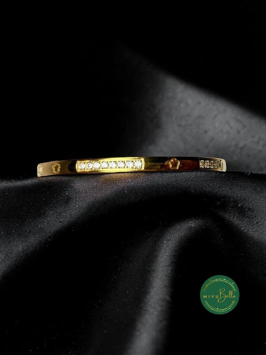 Aurelia - Cuff Bracelet
