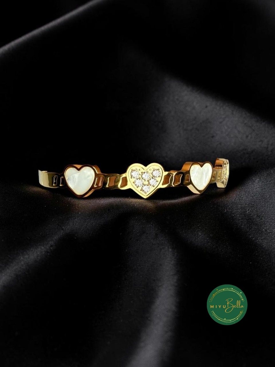 Aurelia - Heart Bracelet