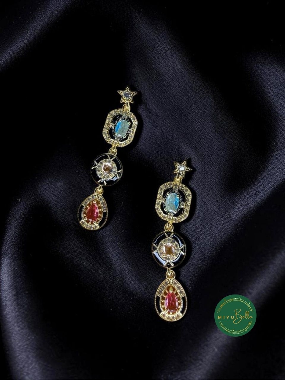 Estelle - Pendant & Earrings Set