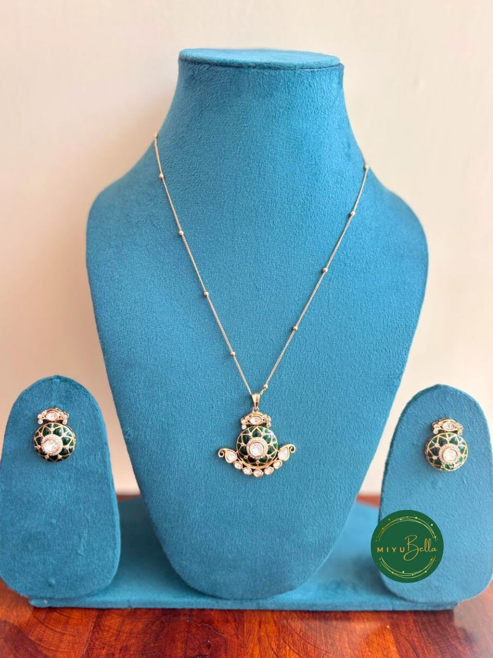 Kripa - Kundan Moissanite Pendant Set
