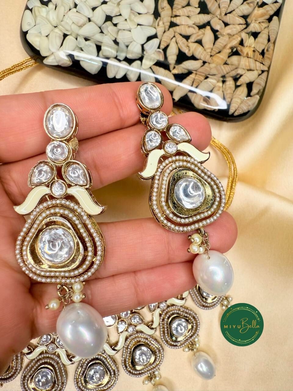Jaanvi - Pachi Kundan & Moissanite Pearl Necklace Set