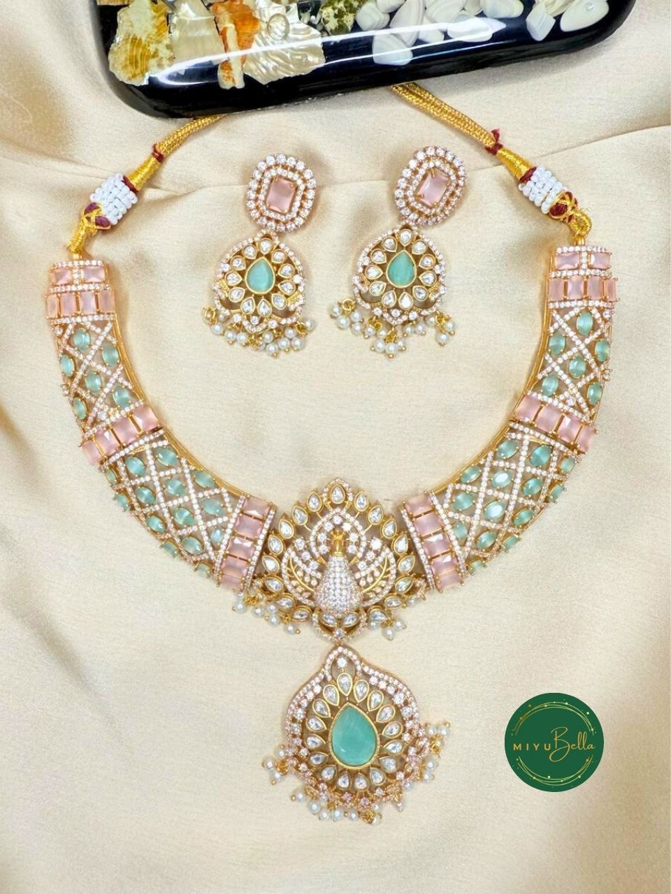 Jaanvi – Pachi Kundan, Moissanite Polki and Cubic Zirconia Necklace Set