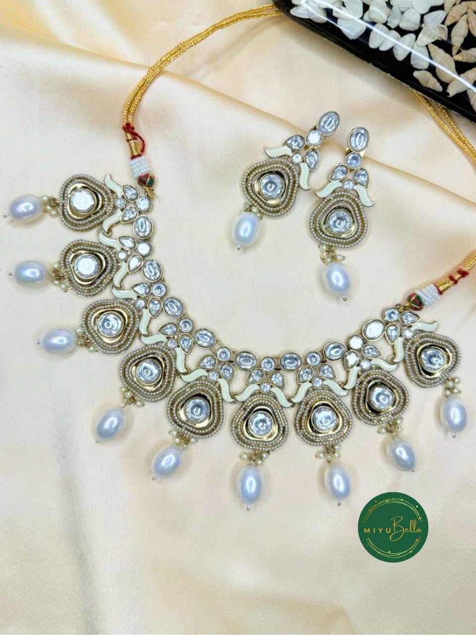 Jaanvi - Pachi Kundan & Moissanite Pearl Necklace Set