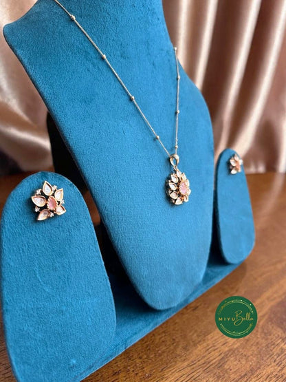 Kahani - Kundan & Moissanite Peach Pendant Set