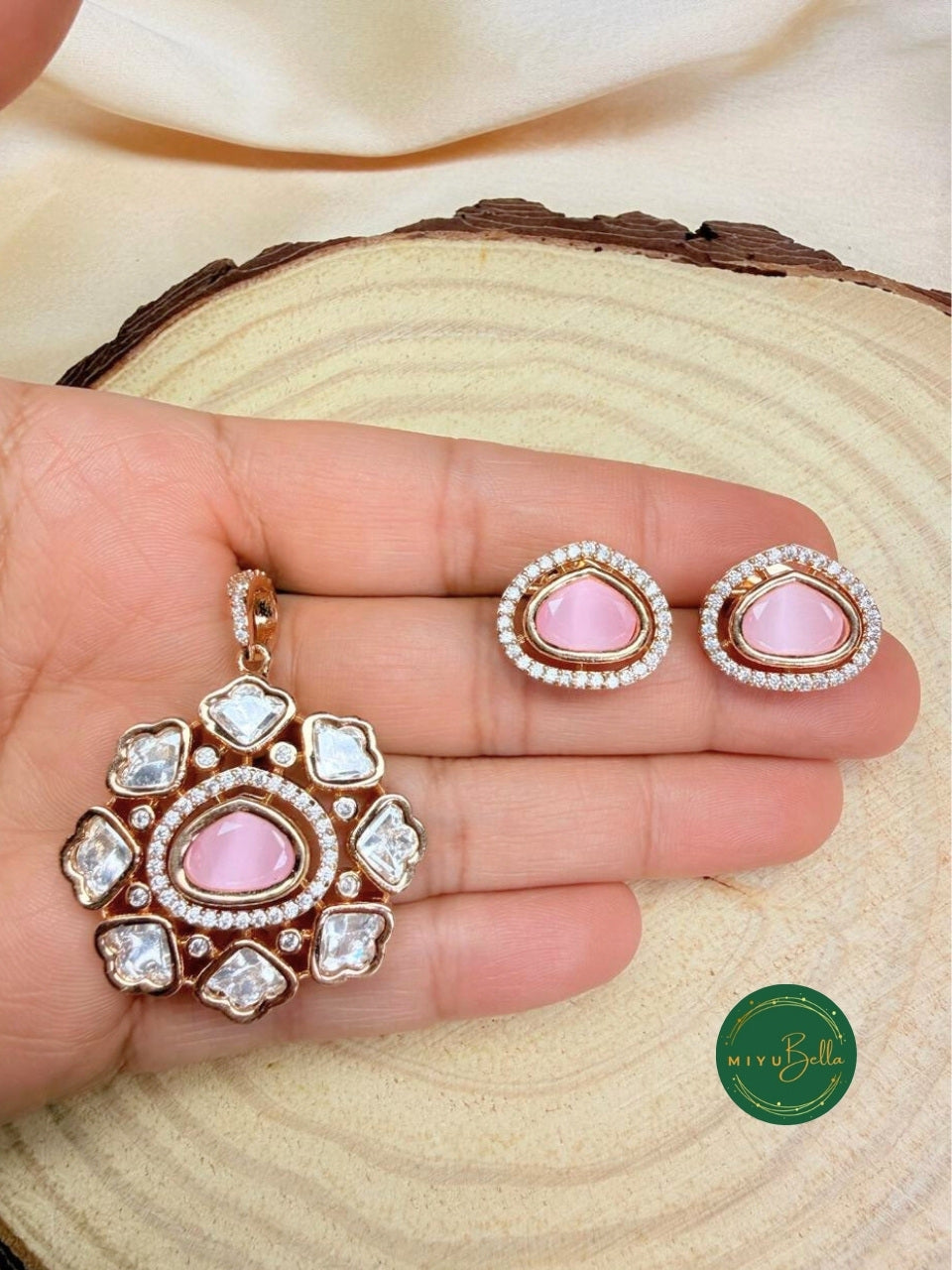 Kahani - Kundan Moissanite Baby Pink Pendant Set