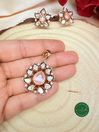 Kahani - Kundan & Moissanite Peach Pendant Set