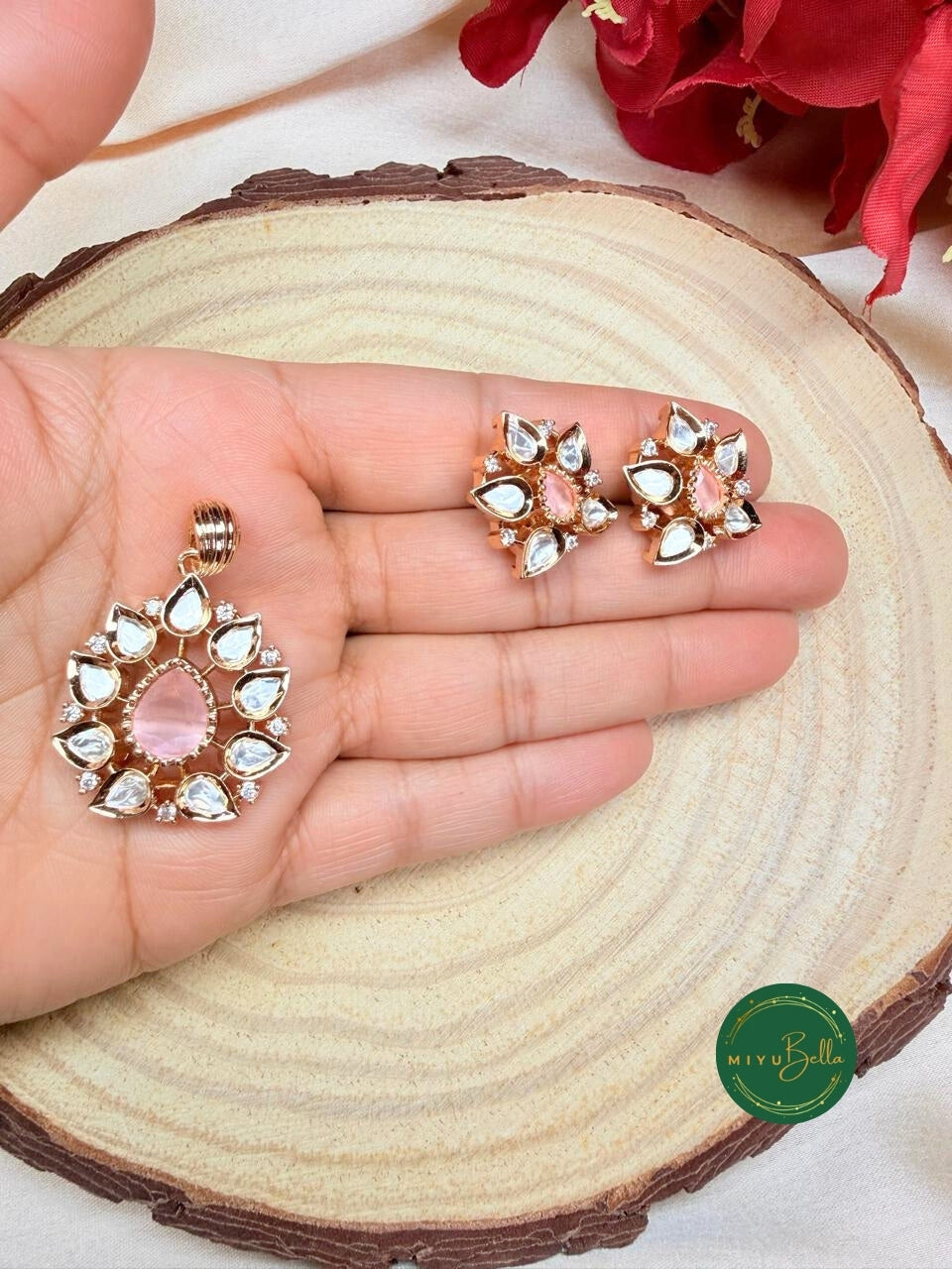 Kahani - Kundan & Moissanite Peach Pendant Set