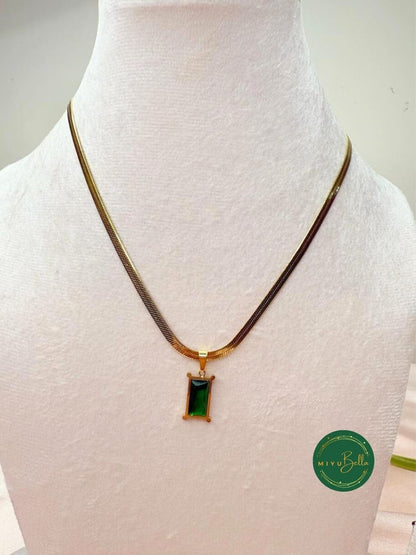 Kiara – Emerald Pendant Necklace