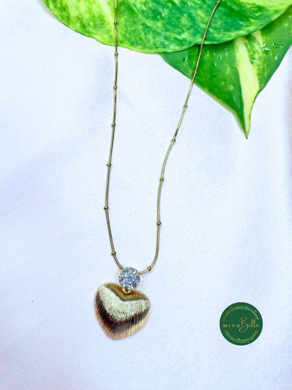 Kiara – Gold Heart Pendant Necklace