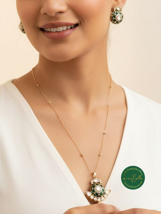 Kripa - Kundan Moissanite Pendant Set