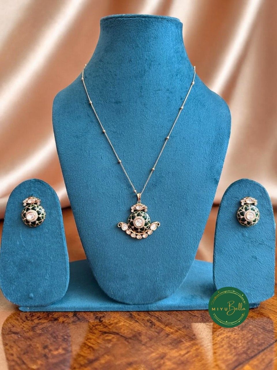 Kripa - Kundan Moissanite Pendant Set
