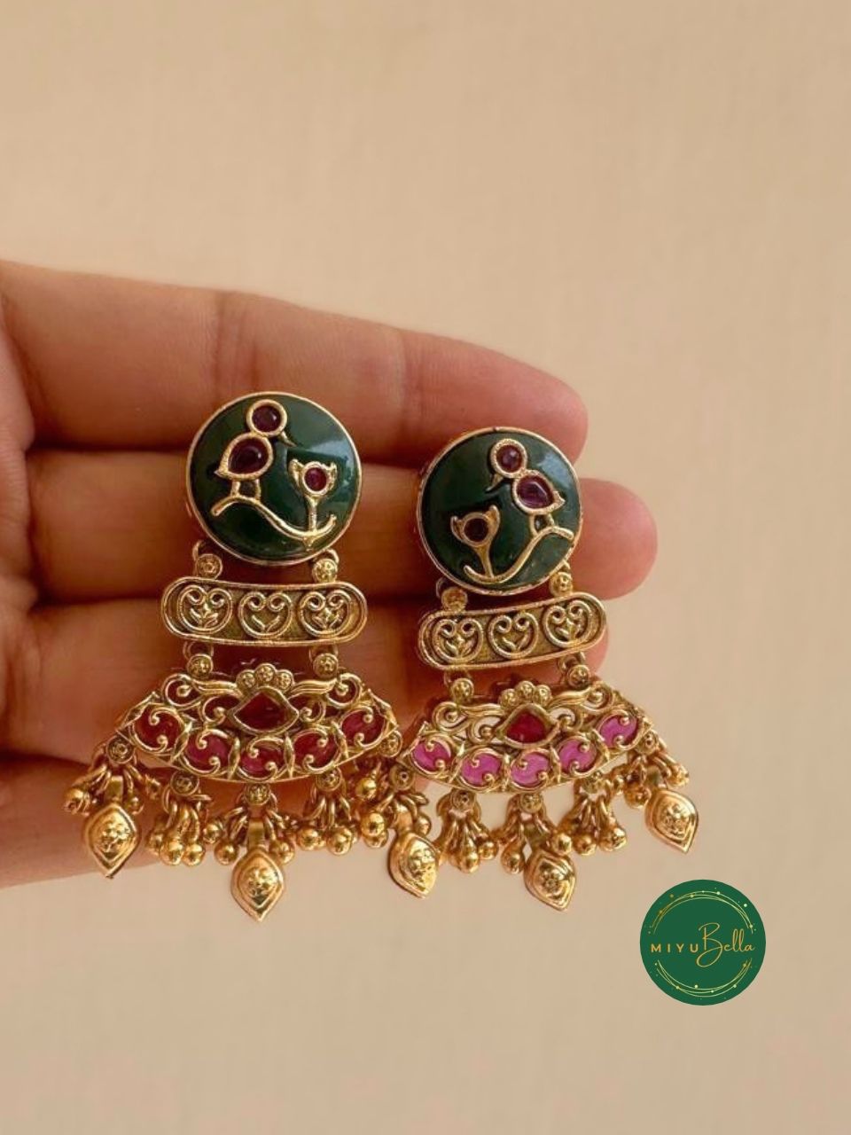 Meera - Antique Gold Necklace Set with Kemp Stones