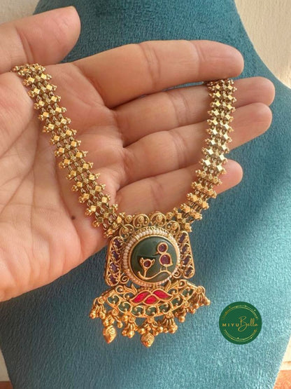 Meera - Antique Gold Necklace Set with Kemp Stones