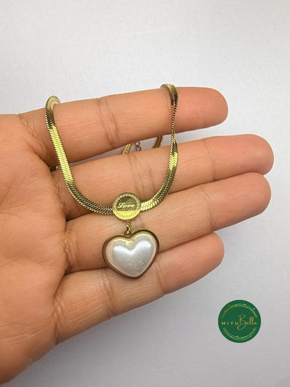 Aurelia - Heart Pendant
