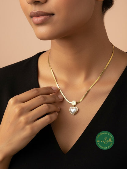 Aurelia - Heart Pendant