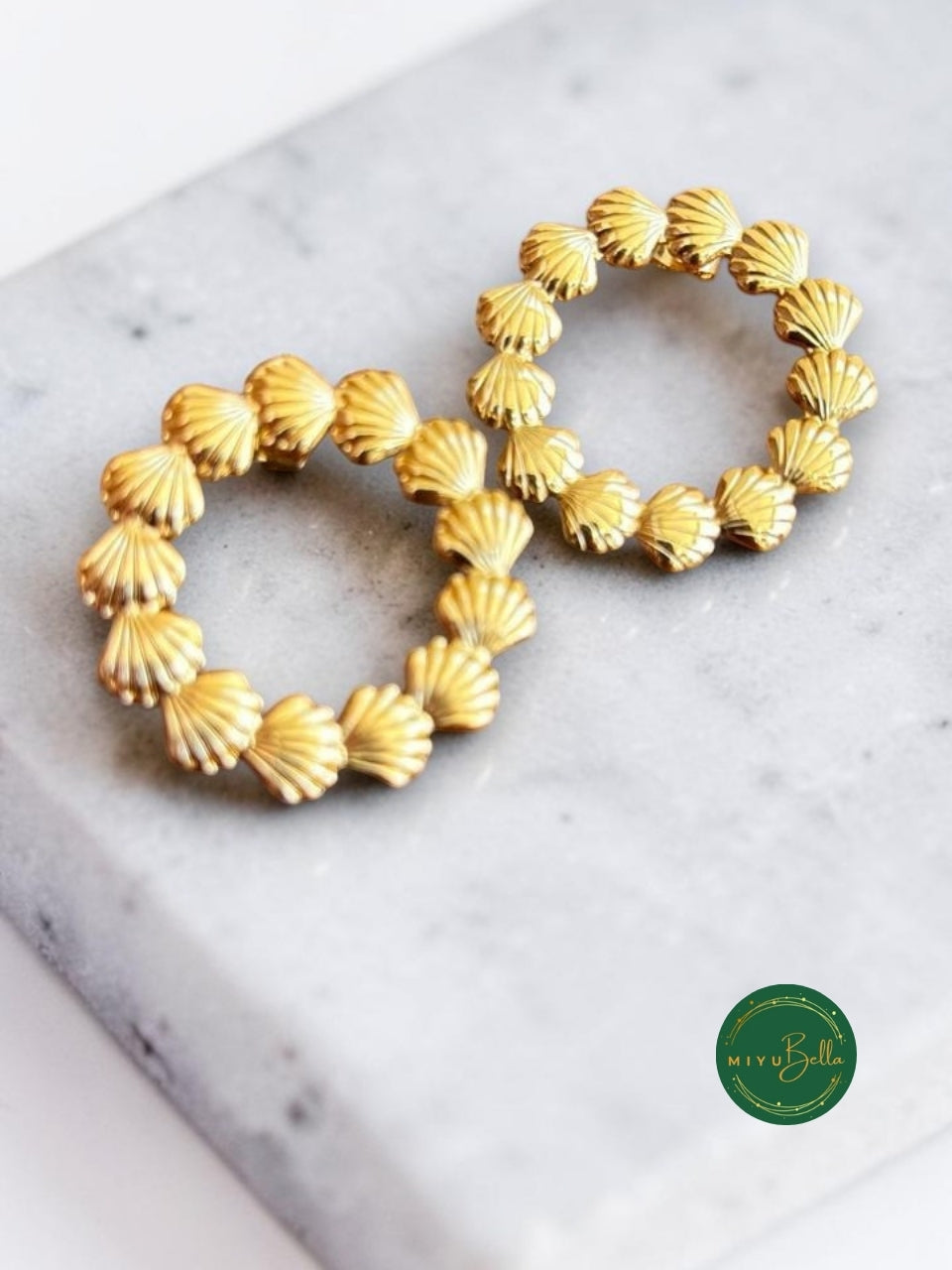 Aurelia - Shell Round Stud Earrings