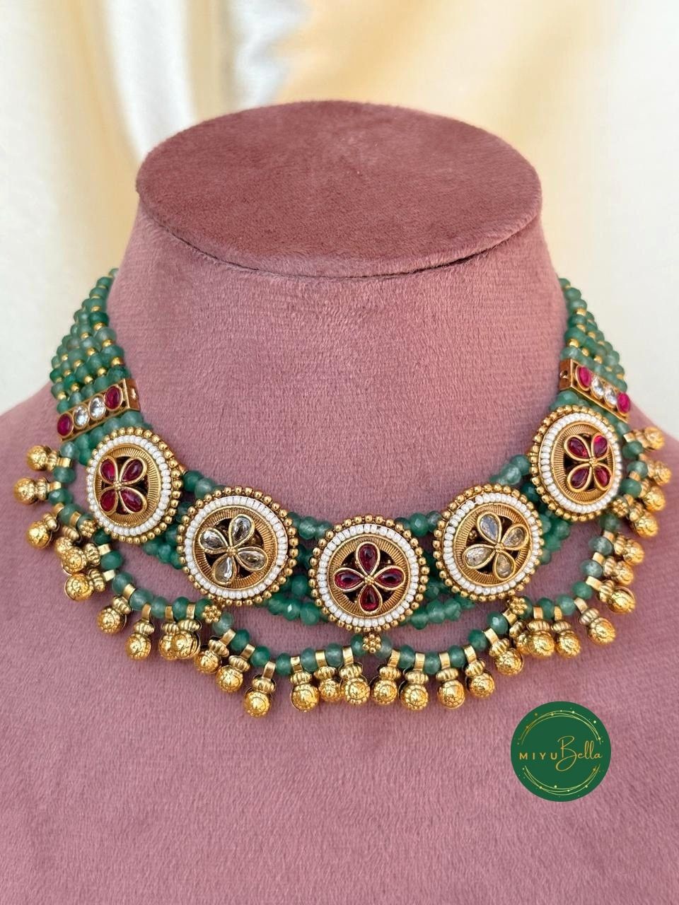 Meera - Elegant Kundan, Kemp and Pearl Choker
