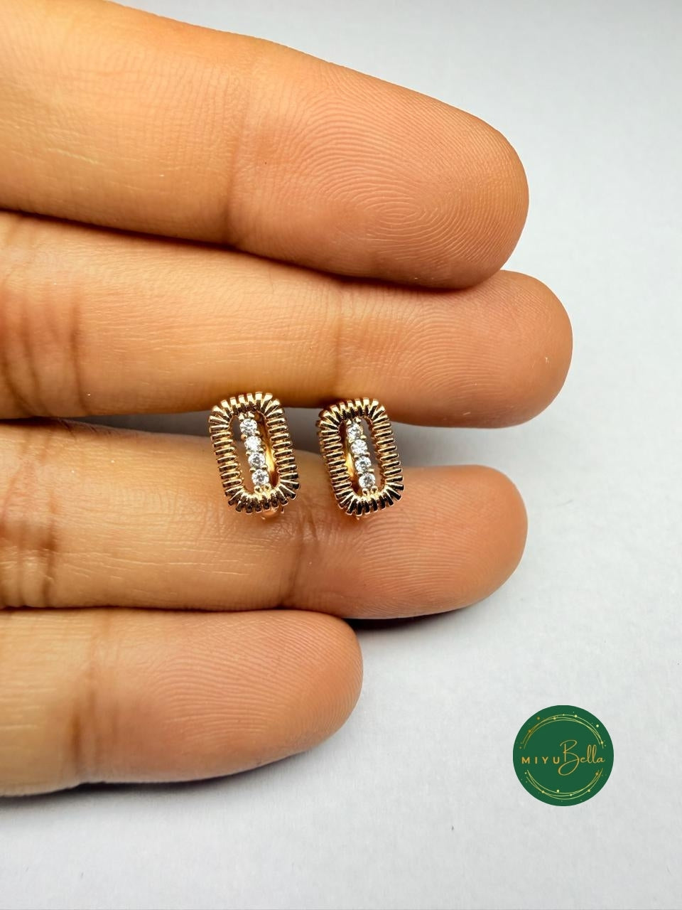 Elara - Vintage Style Stud Hoop