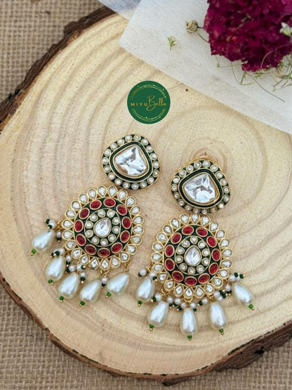 Vaidahi: Pachi Kundan and Meenakari Set