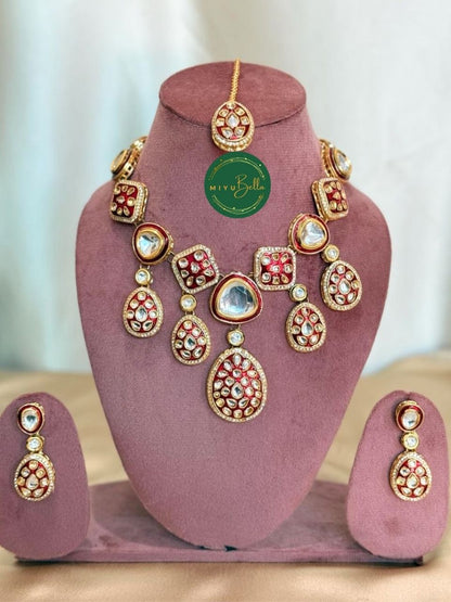 Vaidahi: Pachi Kundan and Meenakari Jewellery Set