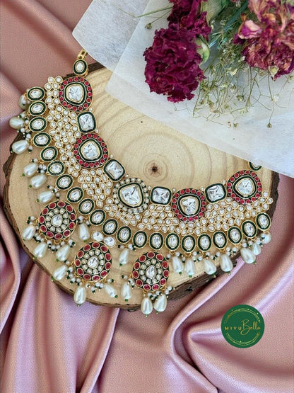 Vaidahi: Pachi Kundan and Meenakari Set