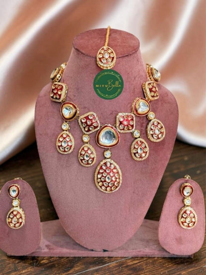 Vaidahi: Pachi Kundan and Meenakari Jewellery Set