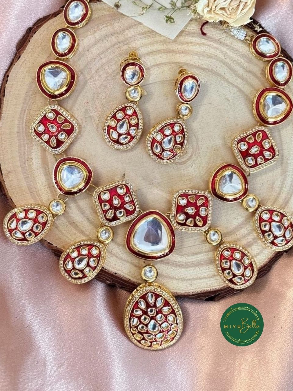Vaidahi: Pachi Kundan and Meenakari Jewellery Set