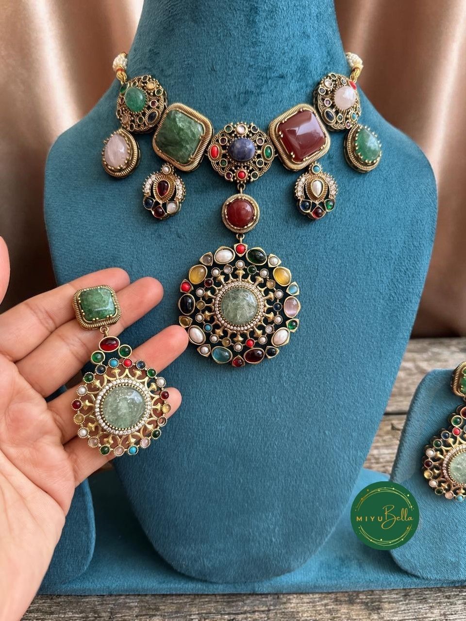 Sabhya - Vintage Indian Necklace Set