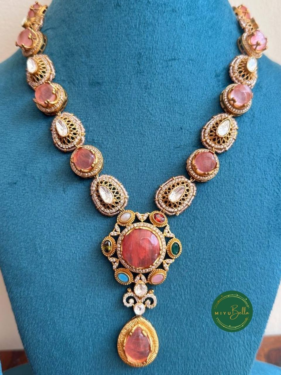 Sabhya - Heirloom-Inspired Vintage Necklace Set