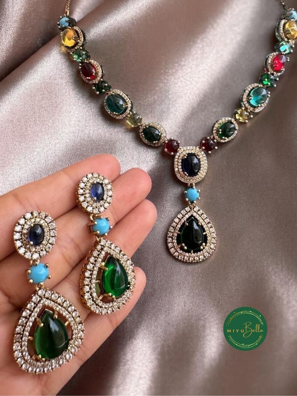 Sabhya - Vintage Emerald Drop Necklace Set