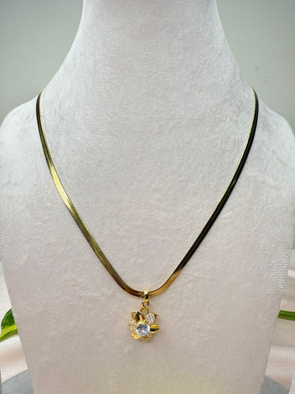 Kiara – Floral Sparkle Pendant Necklace