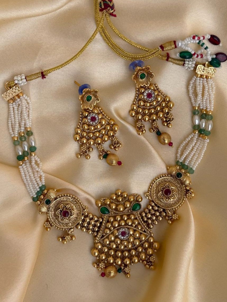 Meera - Elegant Pearl, Kemp and Stone Jewelry Set