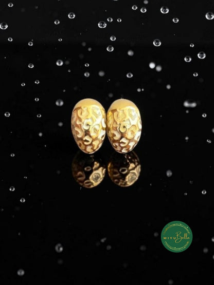 Aurelia – Textured White Stud Earrings